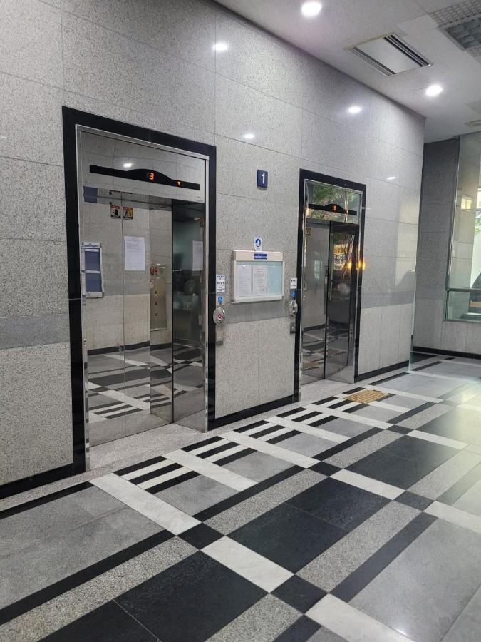 Apartemen White