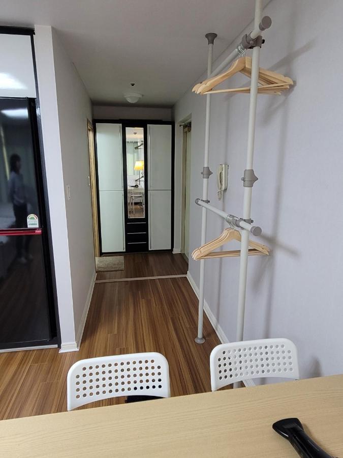 White Apartemen Seoul