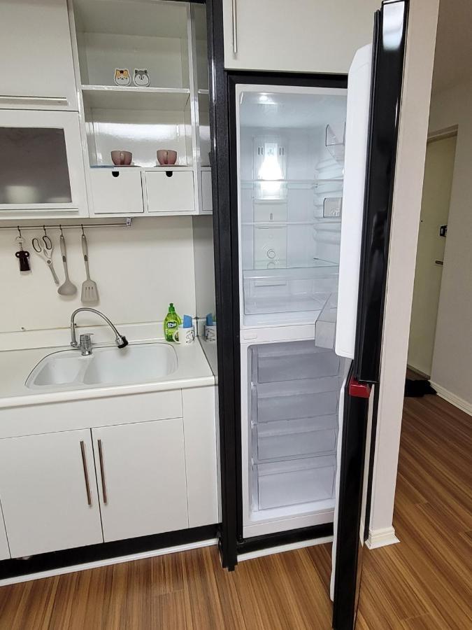 Apartemen White